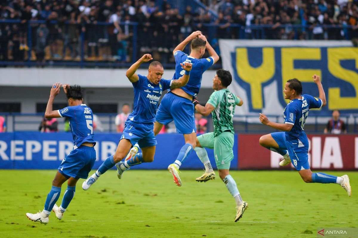 Vaksinasi untuk Semua Anggota Skuad Persib Bandung