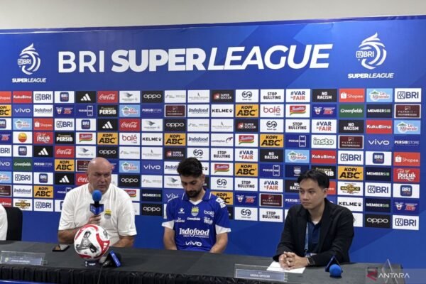 Jubilasi Bojan Hodak atas Kemenangan Perdana Persib