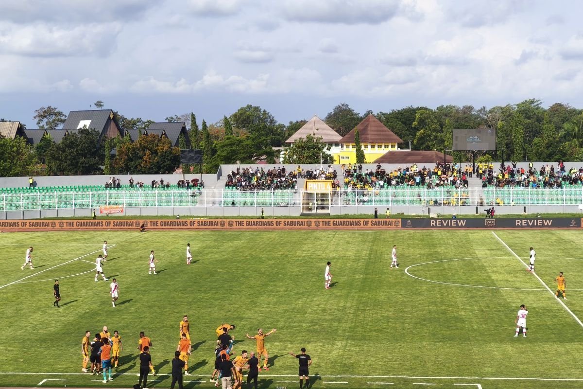 Berita Sepak Bola: Bhayangkara Raih Kemenangan 2-0 atas Persis Tanpa Terduga Gol Kebobolan