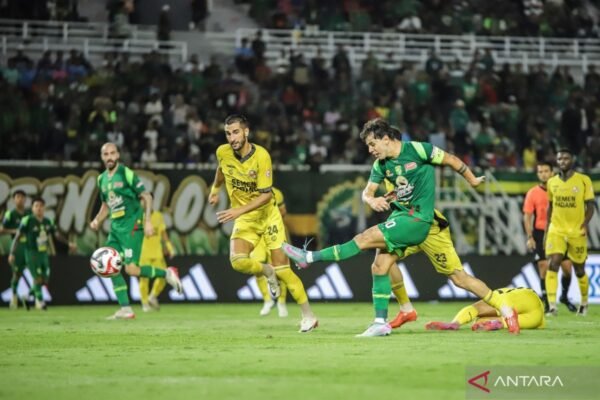 Persebaya Surabaya Memenangkan Pertandingan Dengan Skor Tipis 1-0 Melawan Semen Padang