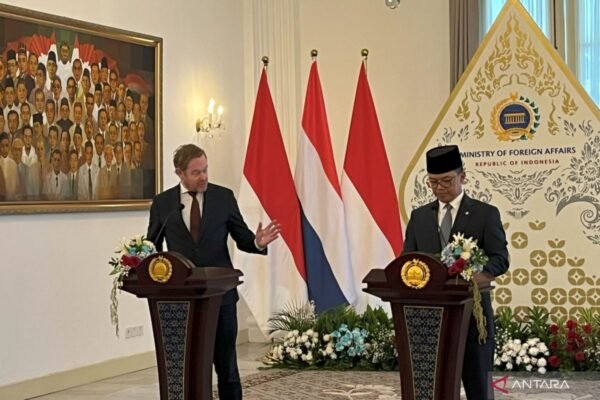 Timnas Kluivert Kalah dari Saudi, Menlu Belanda Minta Maaf